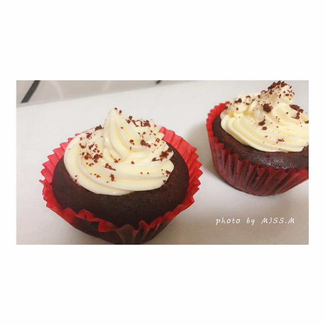传统红丝绒杯子蛋糕（极软无泡打粉）Red velvet cupcake