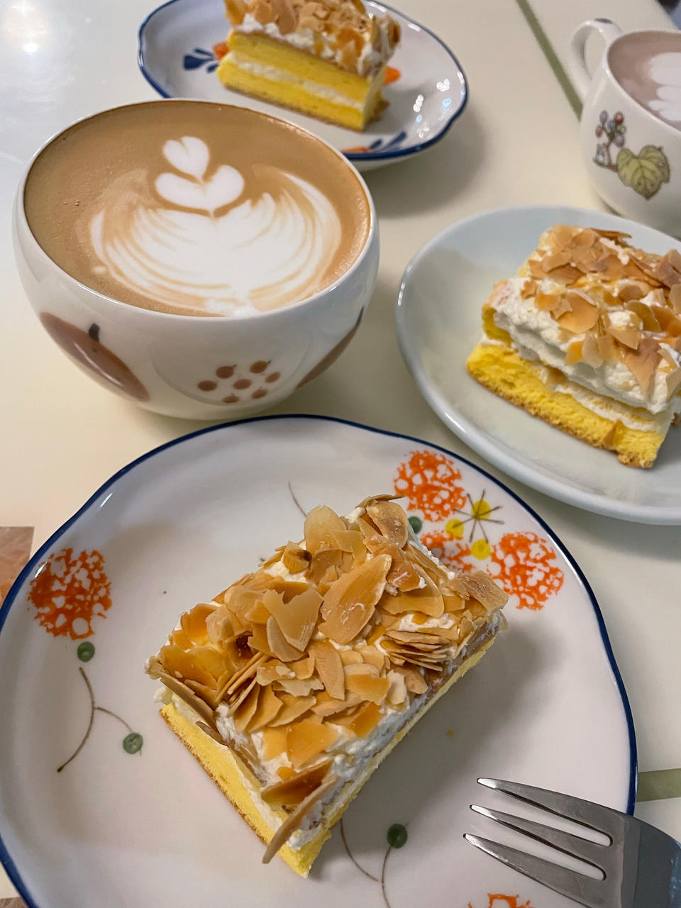 咸奶油杏仁蛋糕卷