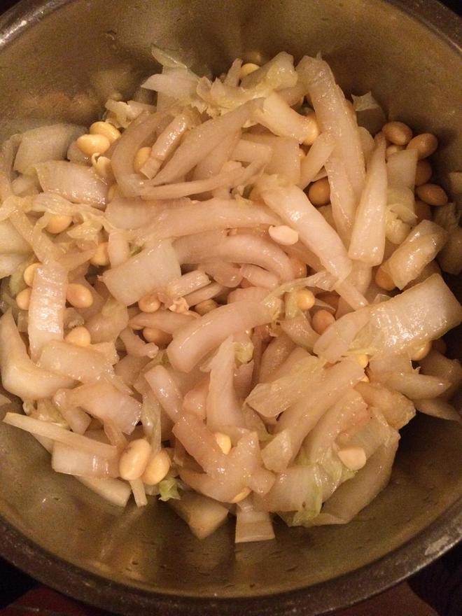 白菜帮拌黄豆的做法