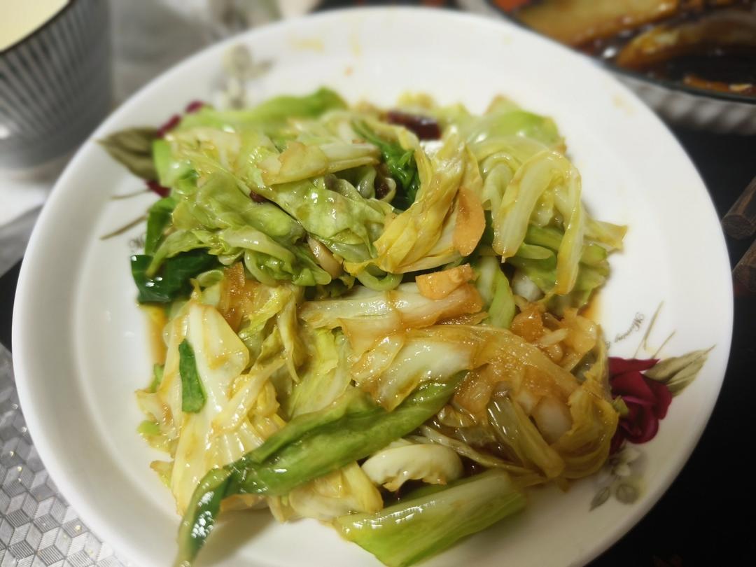 厨师长教你：“手撕包菜”的家常做法,简单又不失美味