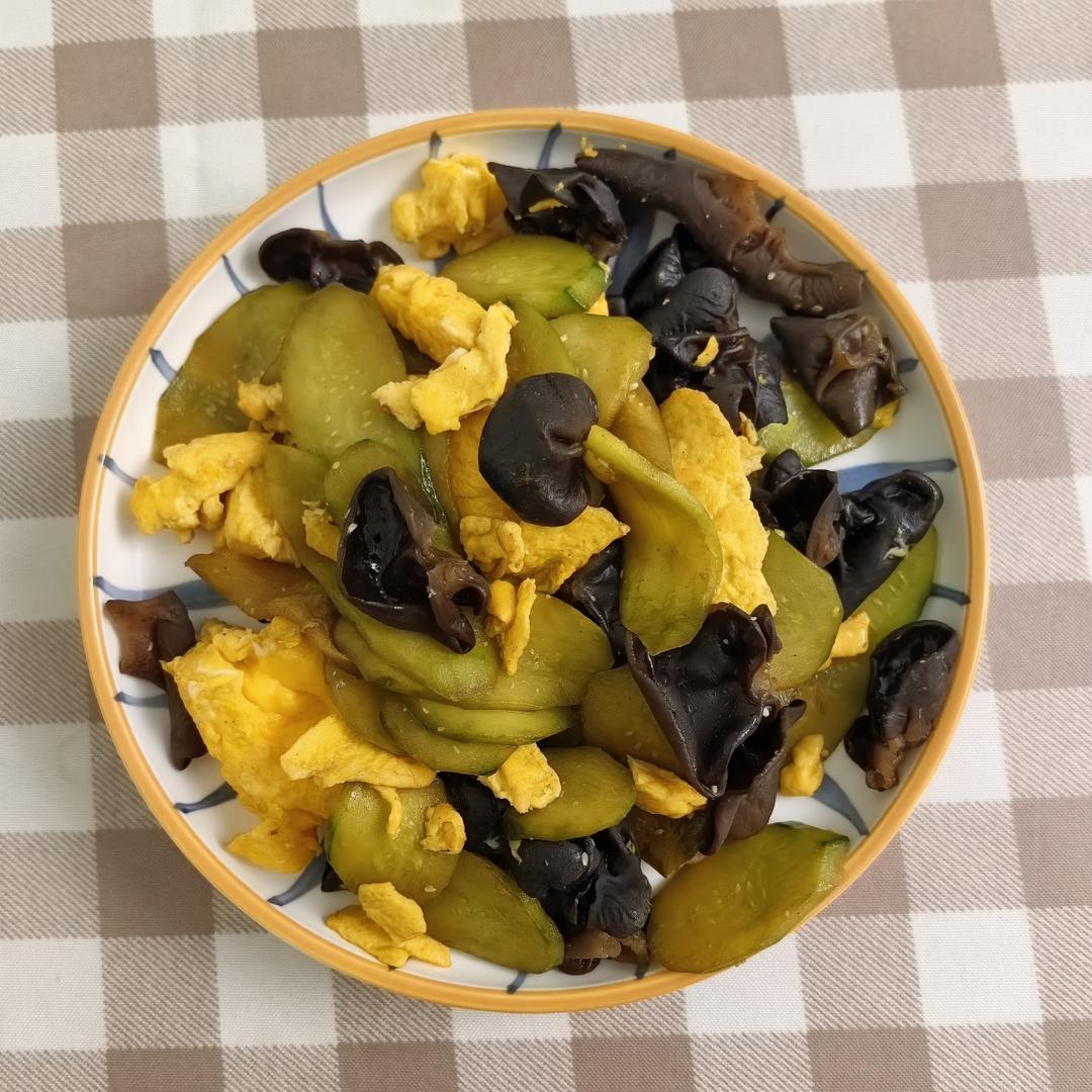 青瓜木耳炒鸡蛋