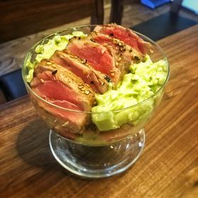 金枪鱼牛油果塔 Tuna and Avocado Tartare