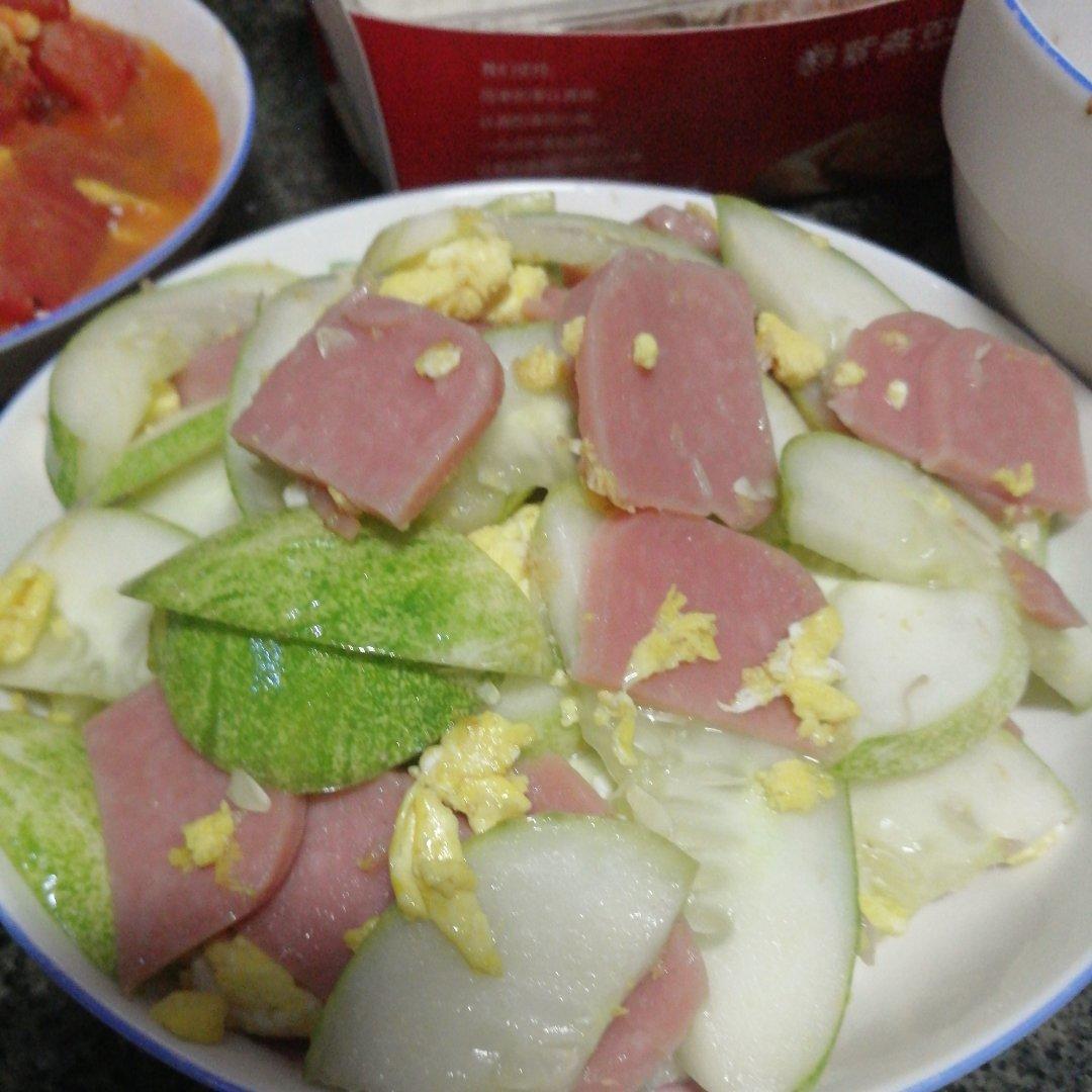 火腿肠炒鸡蛋