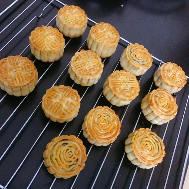 广式蛋黄莲蓉月饼🥮含50g~125g饼皮馅料比例🥮