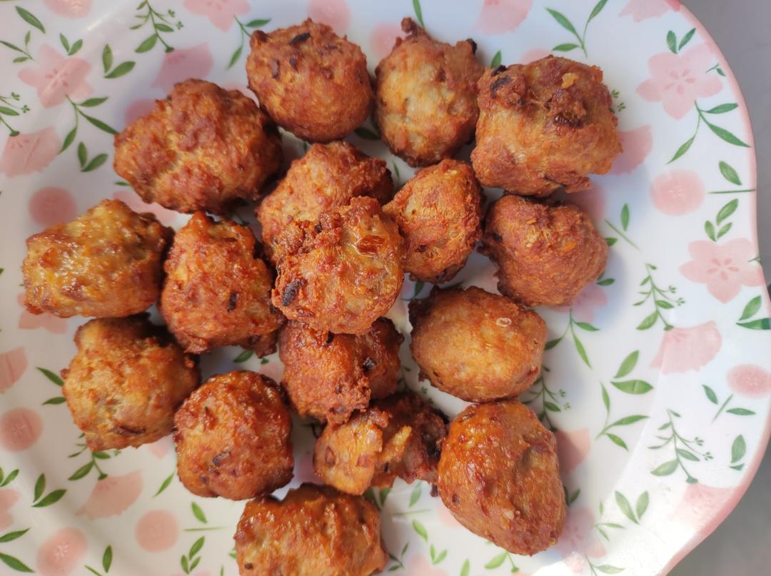 炸肉丸子