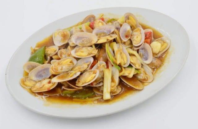 炒花蛤，又鲜又嫩又可口的做法