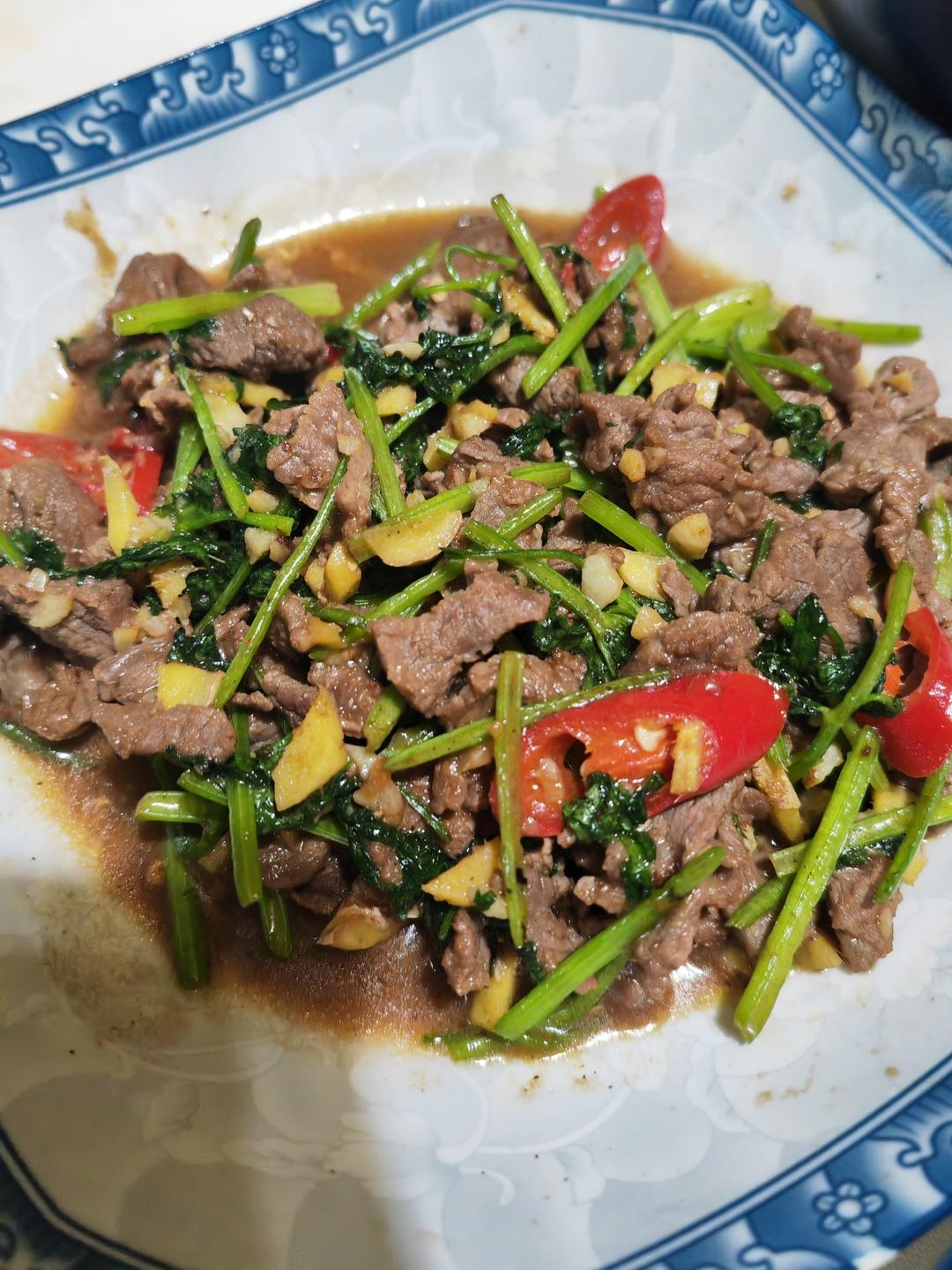 小炒黄牛肉，肉嫩味香！太好吃了简直是米饭杀手！