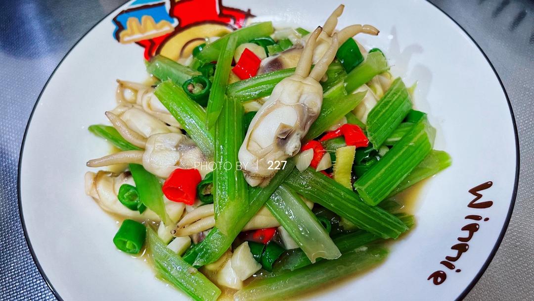芹菜蛏子的做法