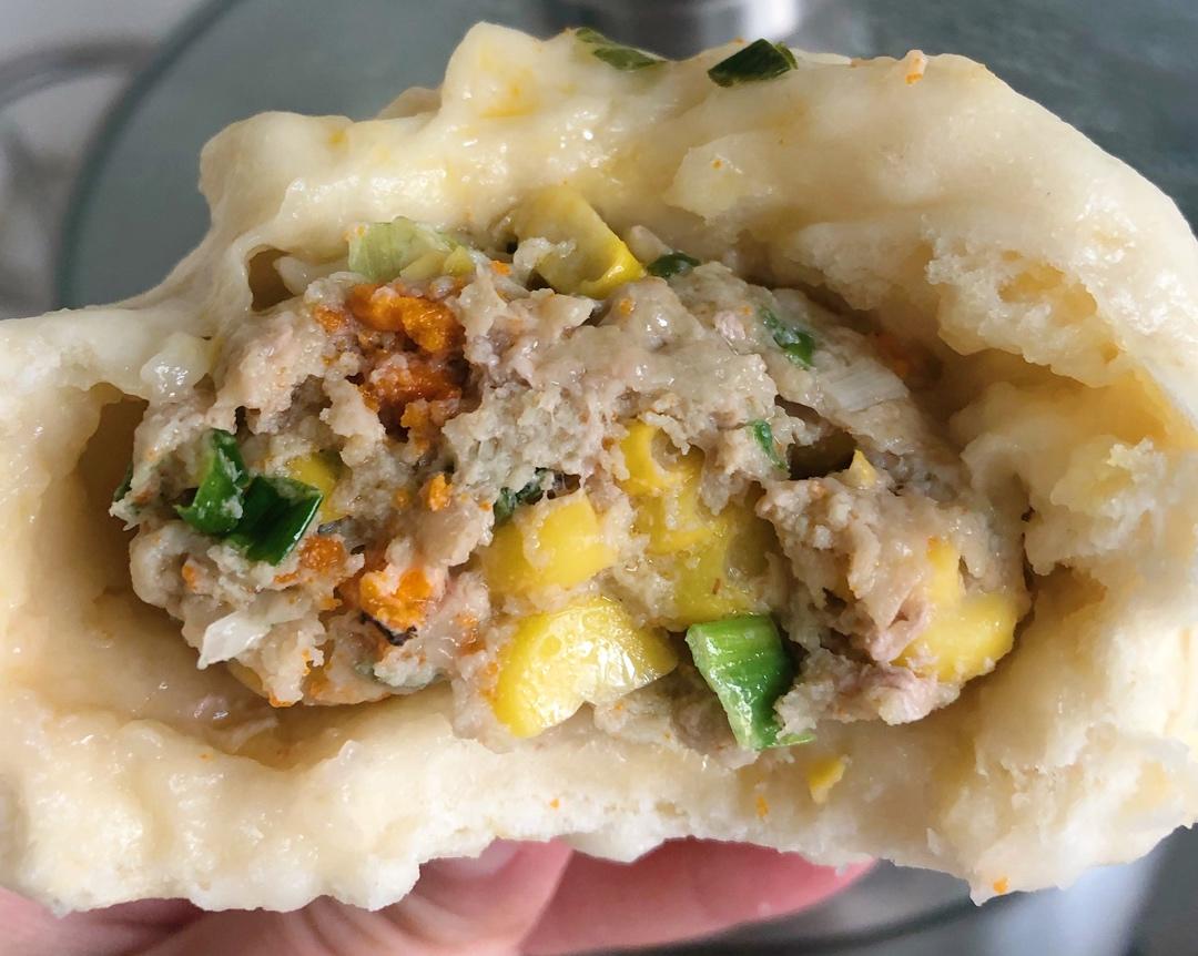 储存大闸蟹的风味—蟹黄玉米大肉包