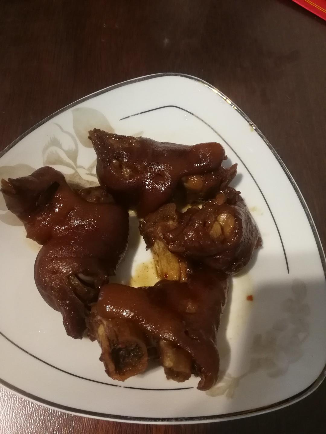 酱香卤猪蹄