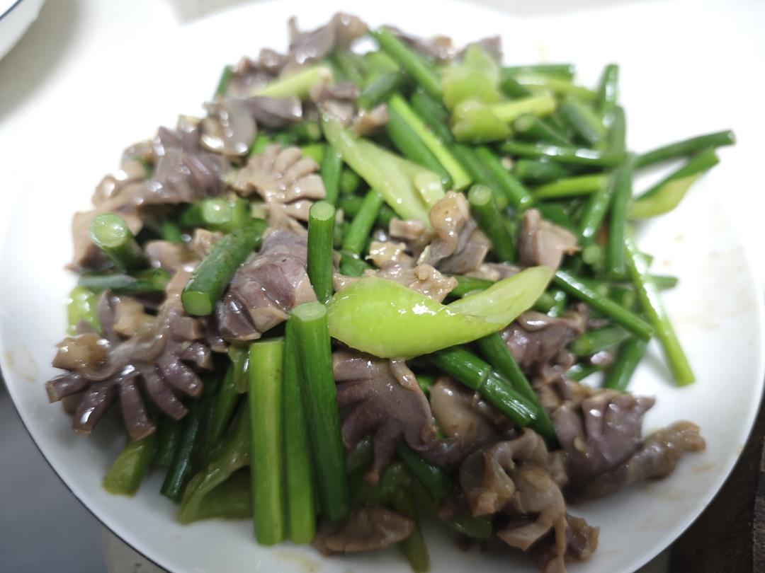 蒜苔小炒鸭胗