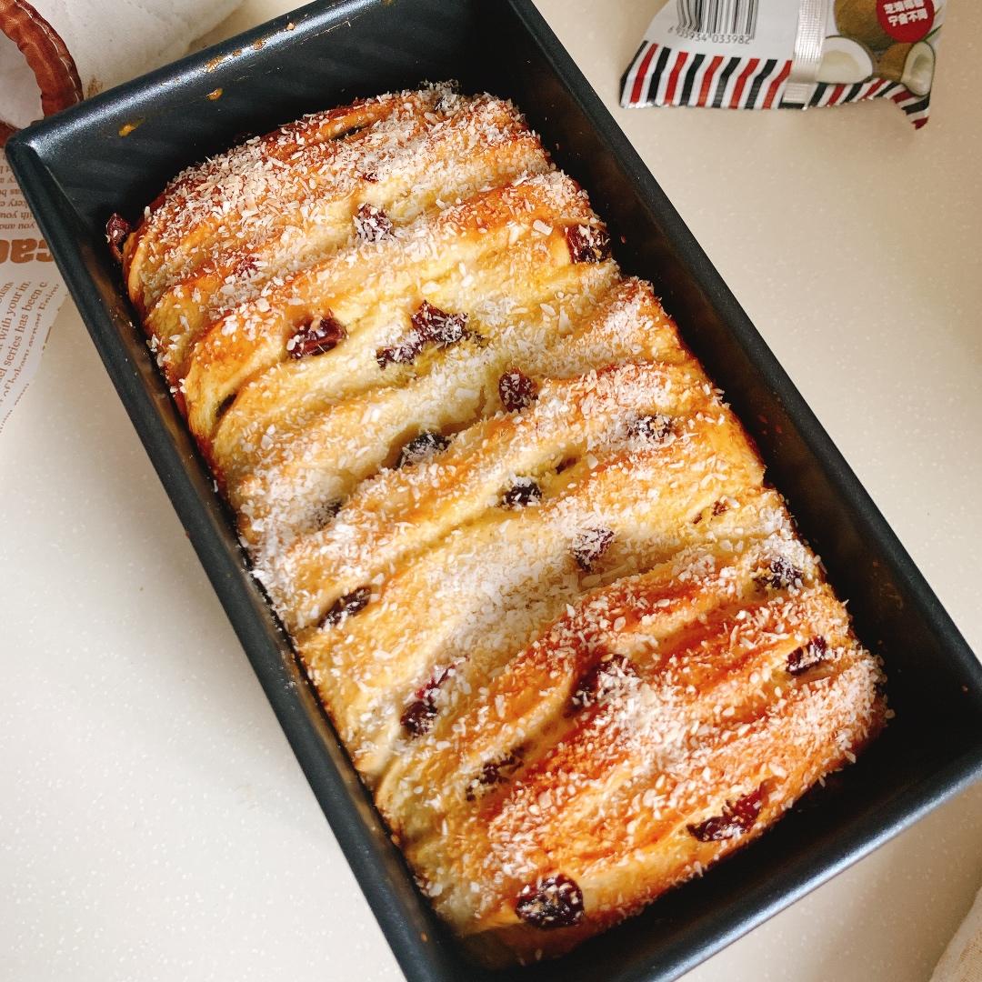 手撕蔓越莓炼乳吐司