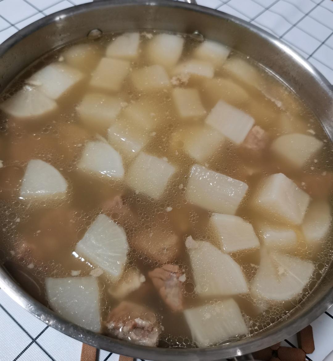 清炖萝卜牛腩汤（铸铁锅版）