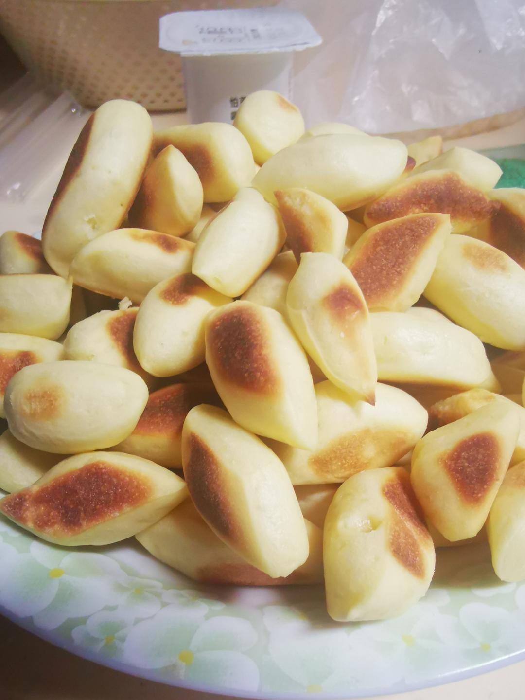 三个鸡蛋一碗面就能做出的小零食 哄娃神器 孩子一口一个喜欢的停不下来 附细节视频详解