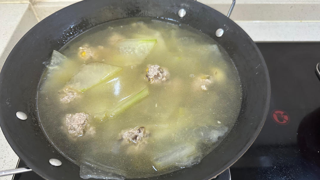 巨鲜美的冬瓜丸子汤