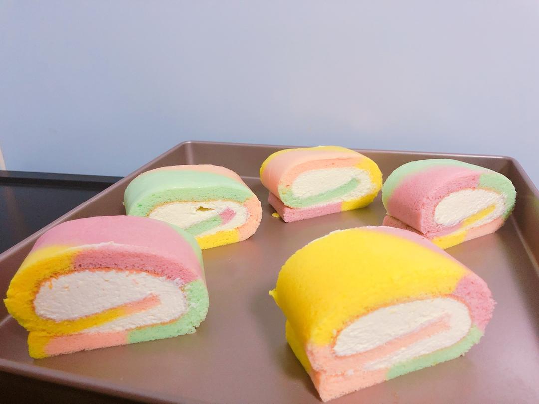 五彩斑斓的彩虹蛋糕卷   #皮黑森林#