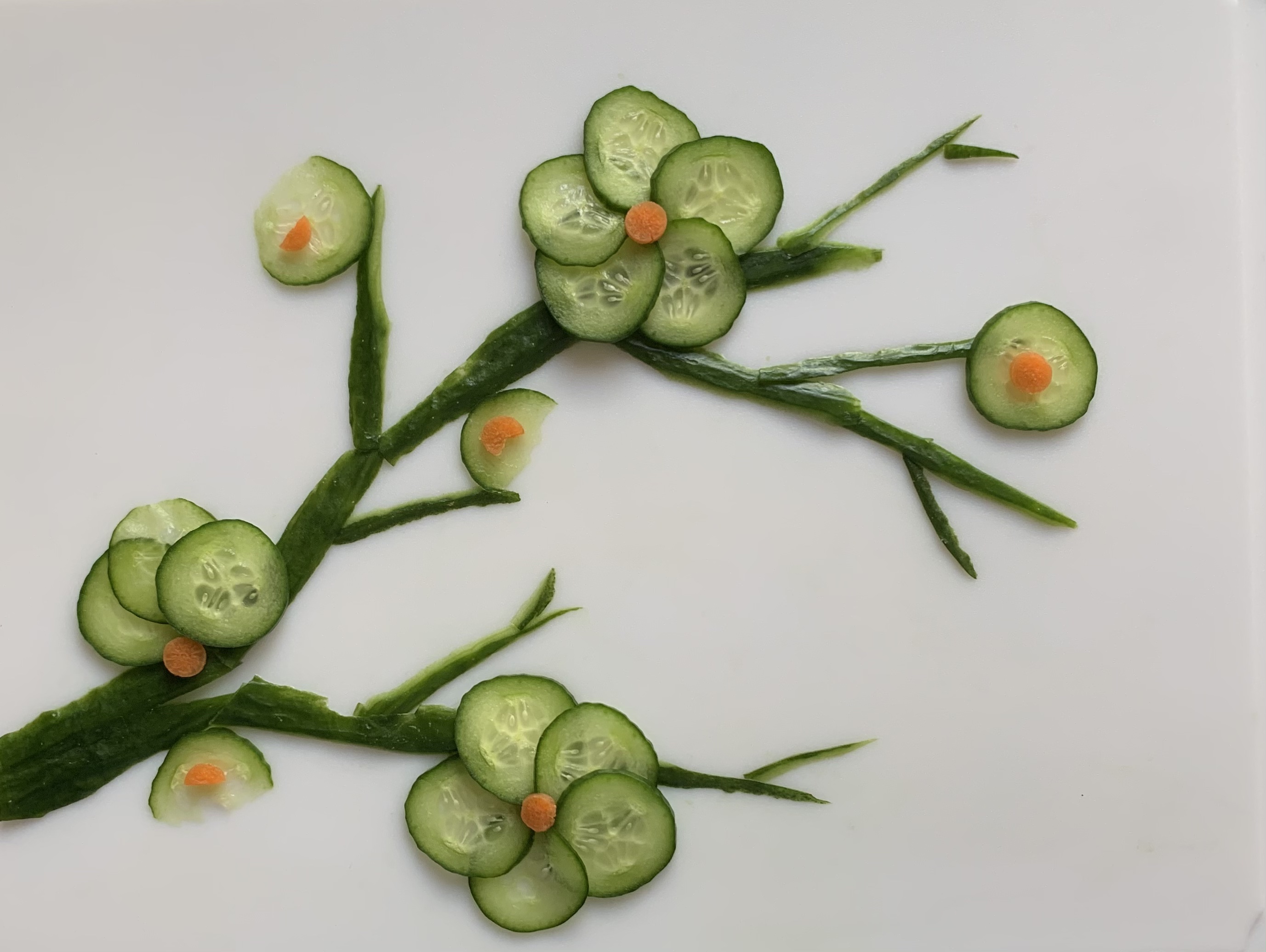 梅花--黄瓜摆盘的做法 步骤5