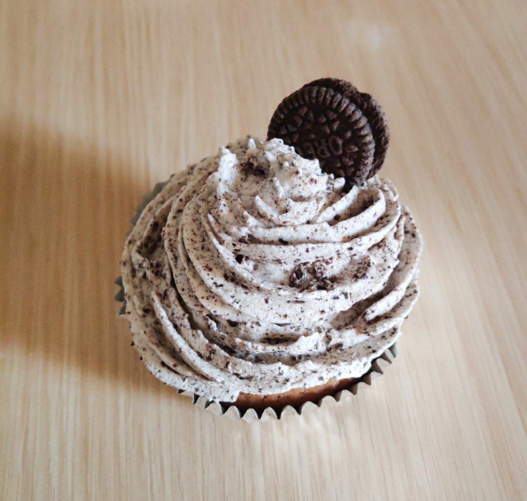 奥利奥杯子蛋糕 Oreo Cream Cupcakes