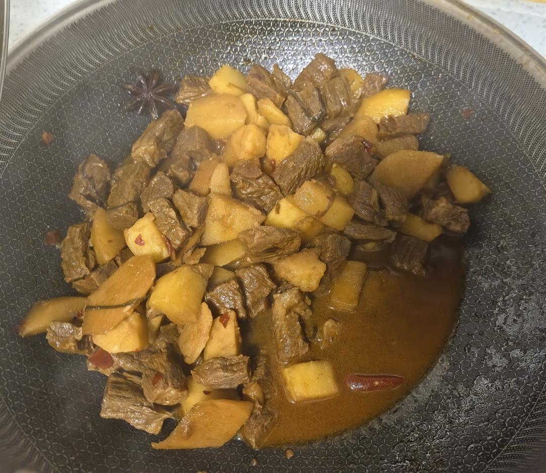 牛肉烧土豆（土豆清爽不糊，比你想象要简单多了）