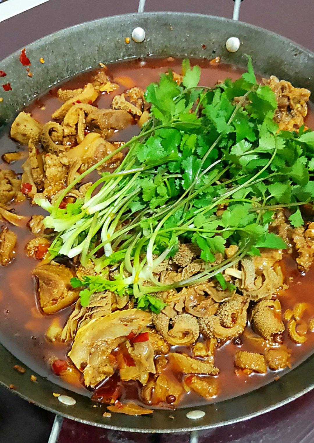 妮妮g做的羊肉香辣火锅