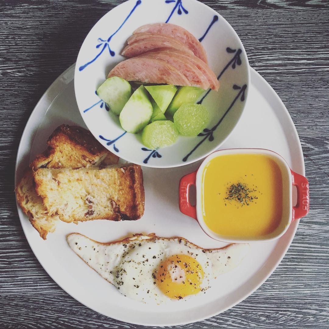 工作日的简易早餐
