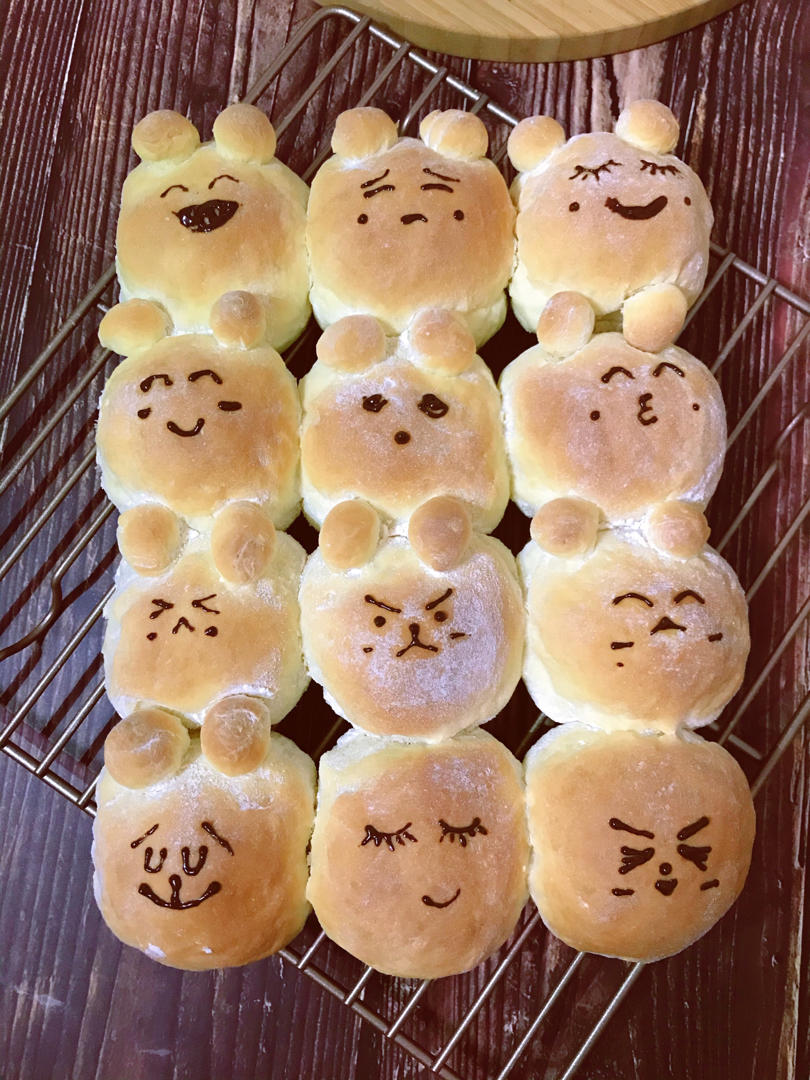 挤挤小面包--跟风搓面团