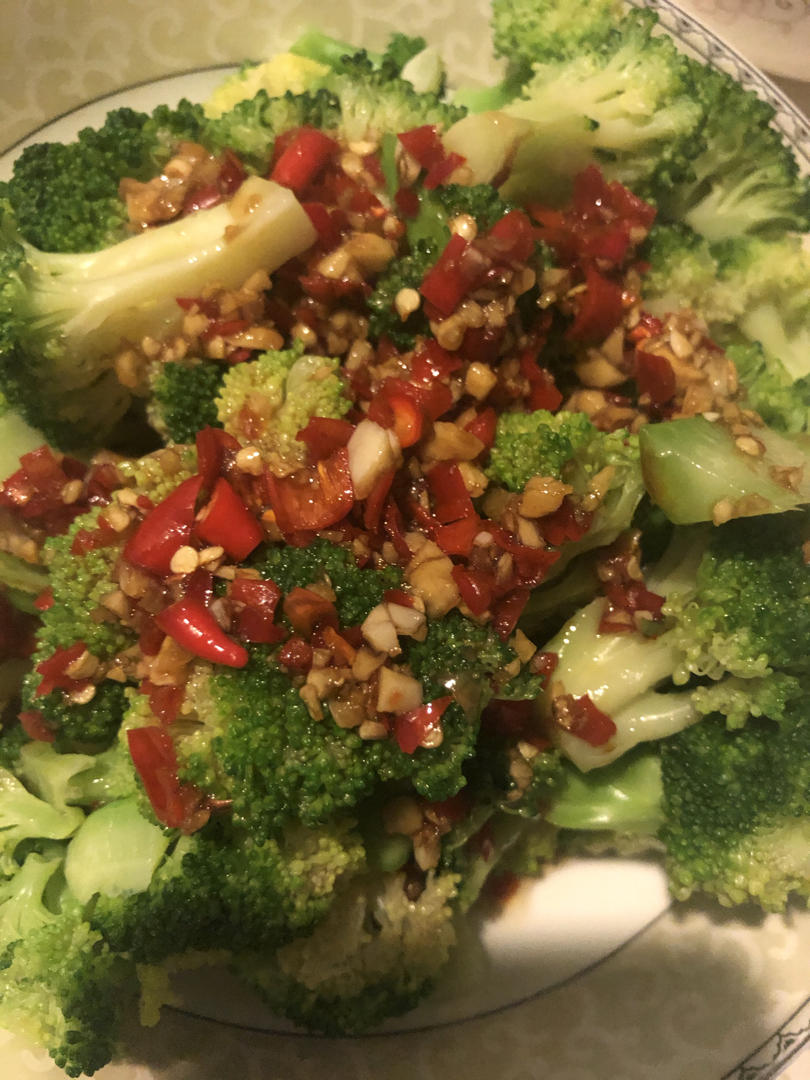 凉拌西兰花-辣的