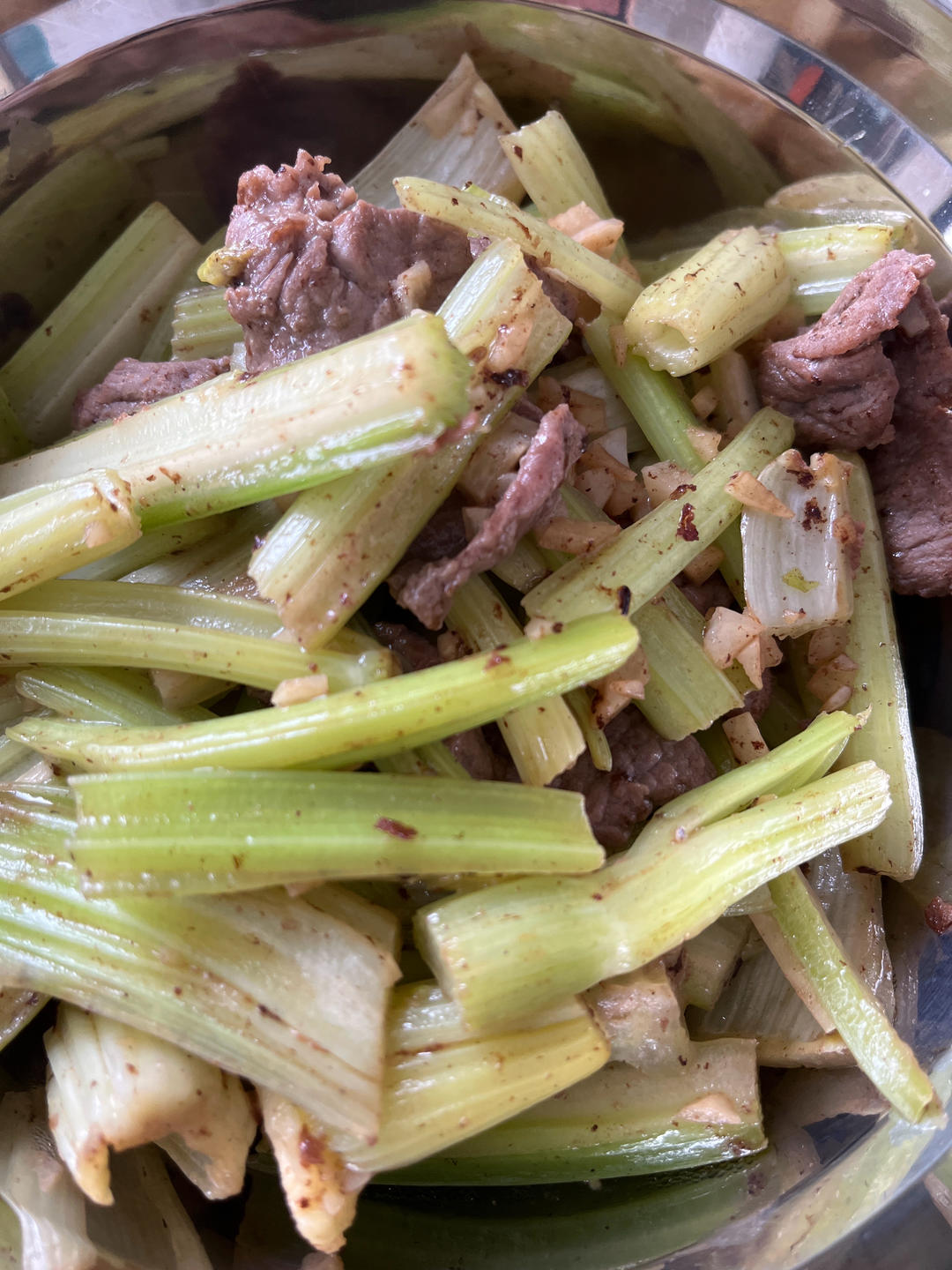 下饭神器又来了，试试这道芹菜炒牛肉！！