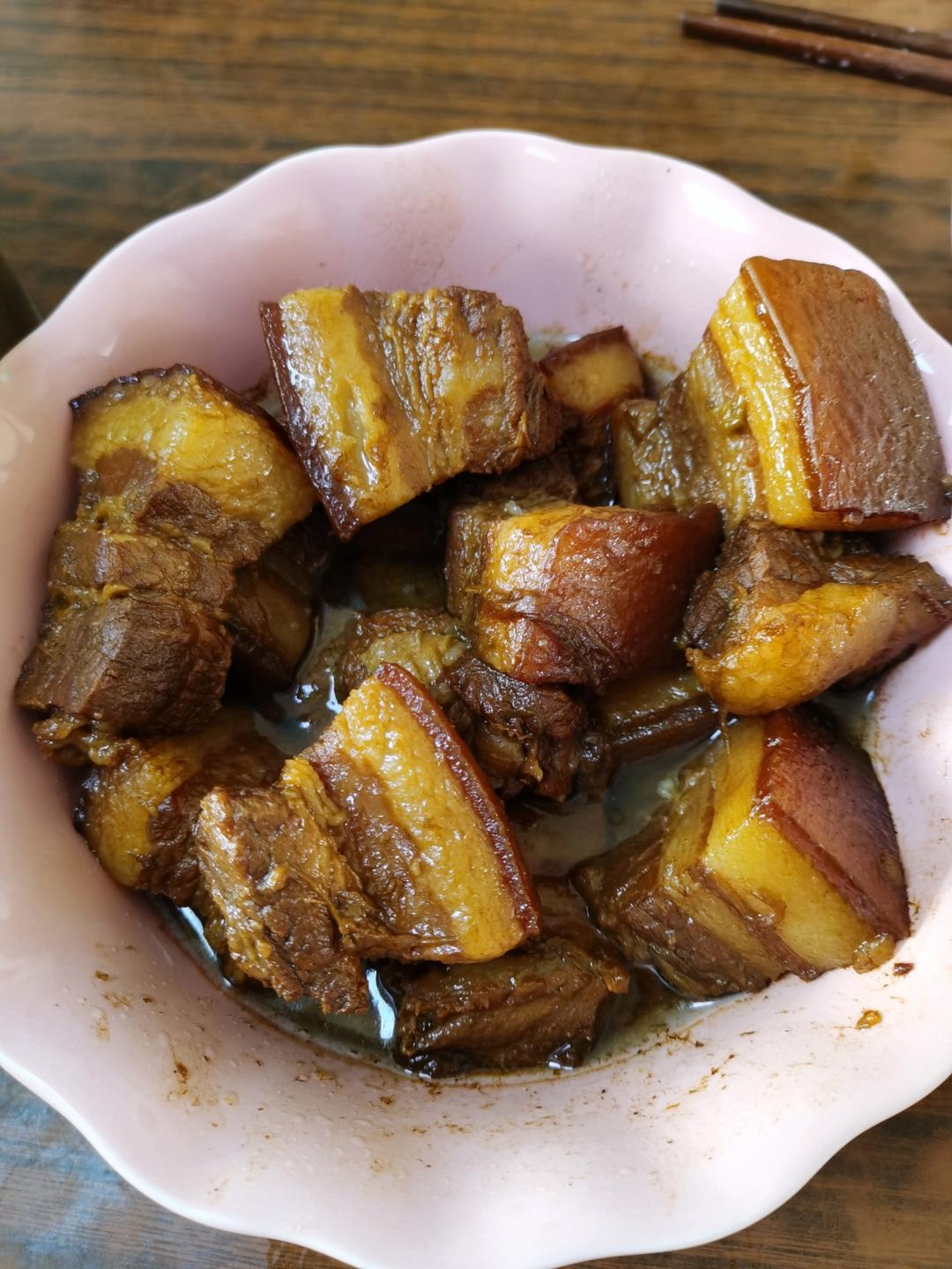 复制的午餐*   红烧肉  西红柿炒鸡蛋   风干肠炒荷兰豆  炒油菜       红烧肉 炸带鱼 辣椒鸡蛋酱     套