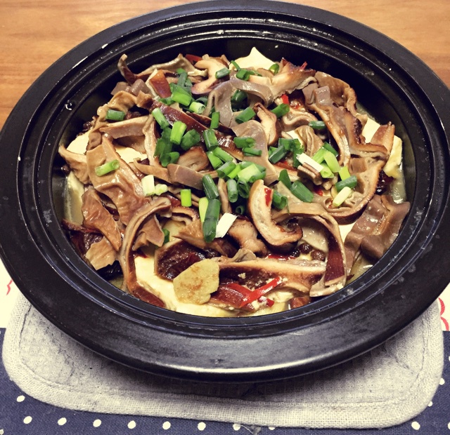 肥肠豆腐煲