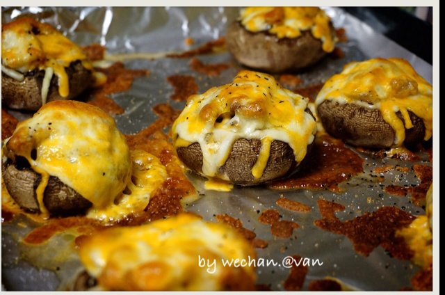 芝士肉末焗蘑菇