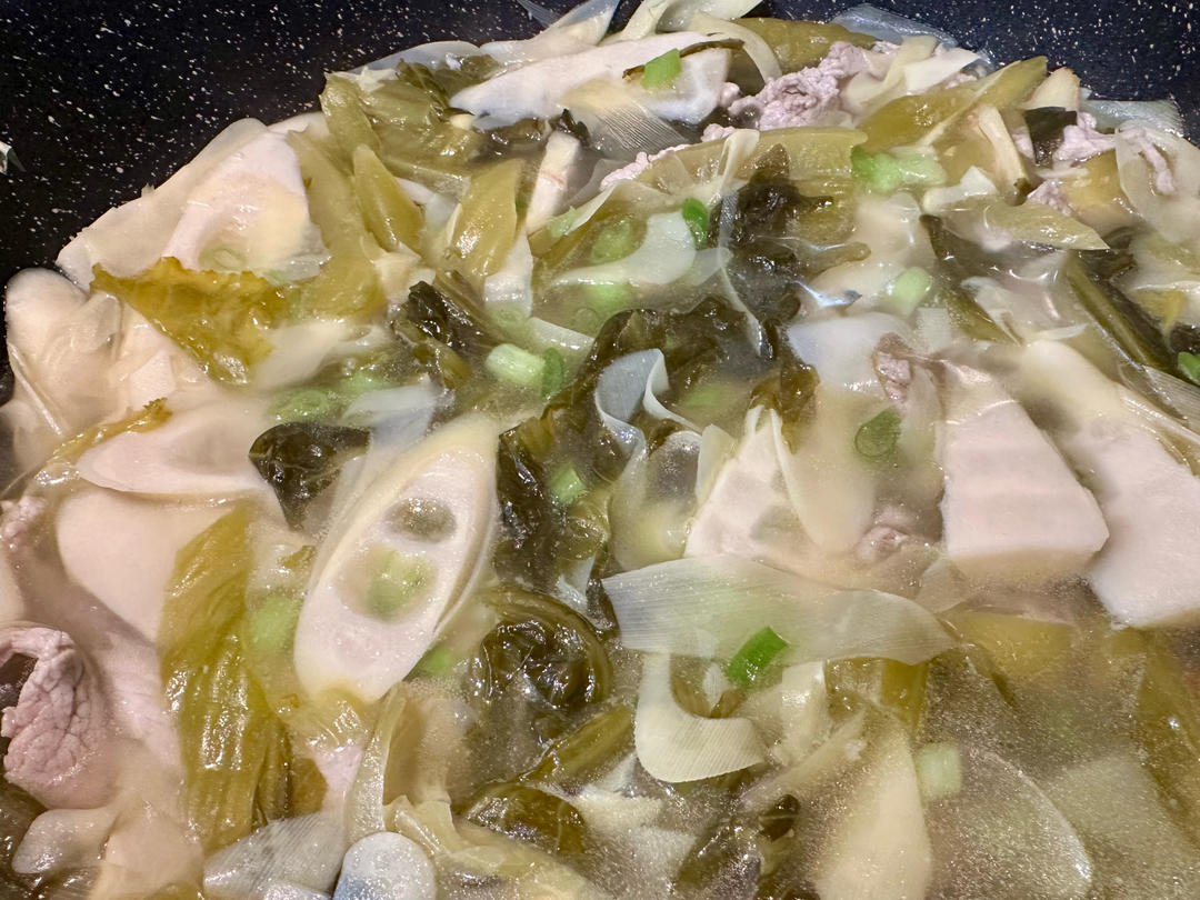 酸菜苦笋肉片汤