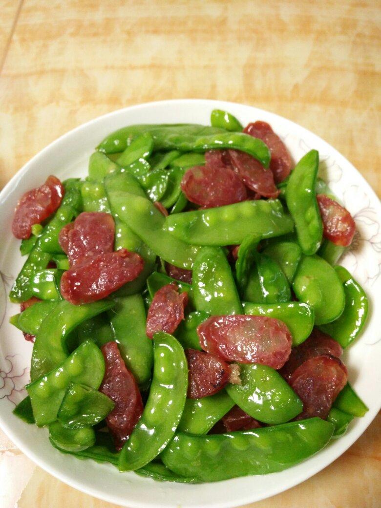 腊肠炒荷兰豆