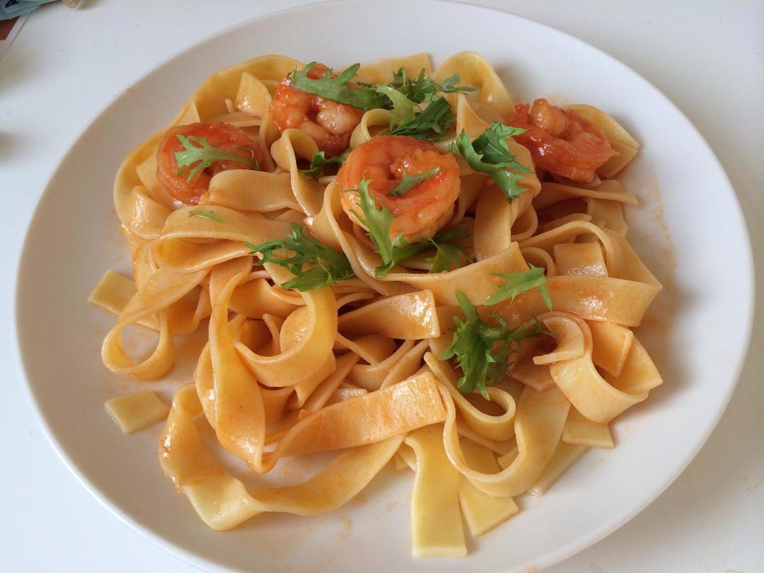 鲜虾意面的做法