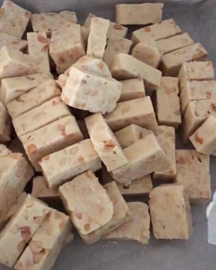 蔓越莓牛轧糖