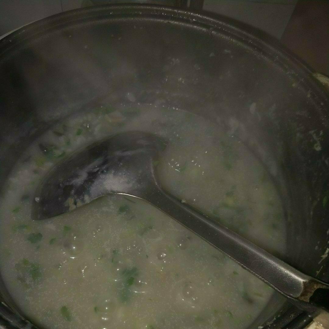 电饭煲版皮蛋瘦肉粥