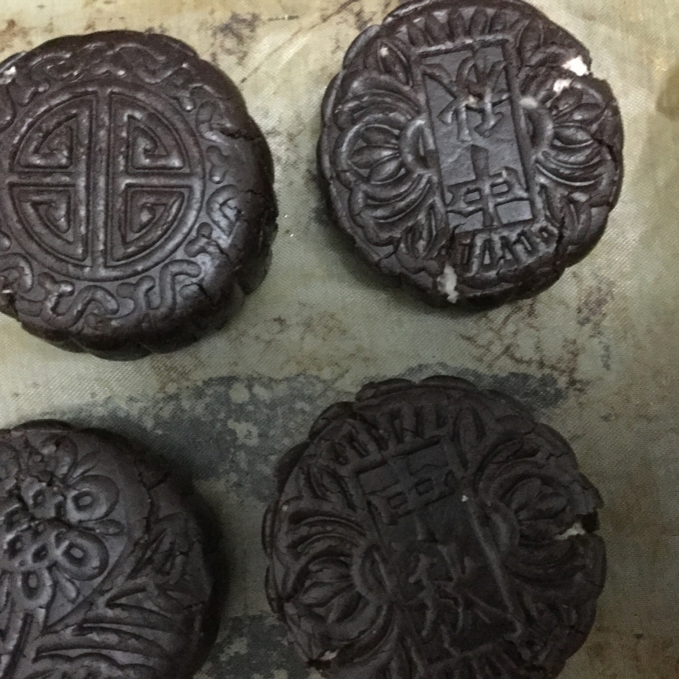 巧克力椰蓉月饼（黑白配）