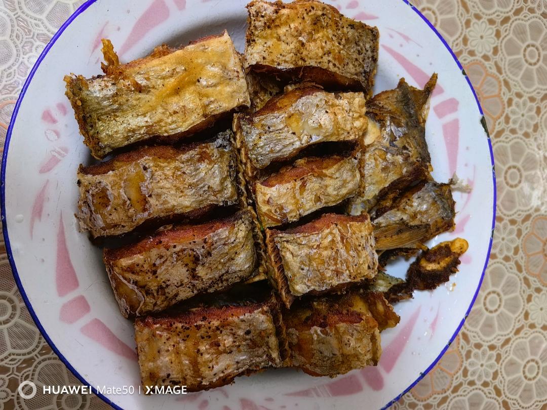 焦香酥脆干炸带鱼
