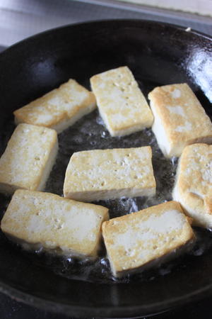 用西红柿调味--糖醋脆皮豆腐的做法 步骤1