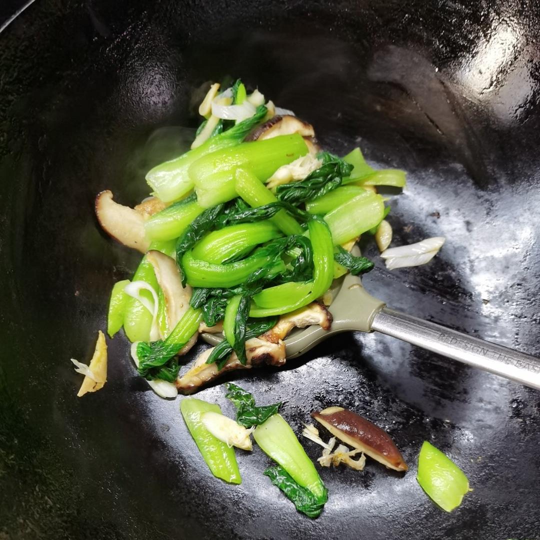 老丁的私房菜-香菇炒油菜