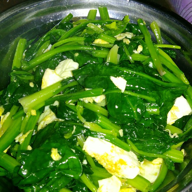 菠菜炒鸡蛋