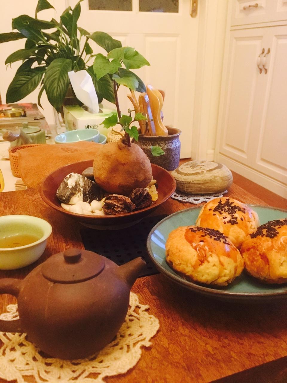 排四个小时队也买不到的鲜肉月饼，秘诀是放麻油！