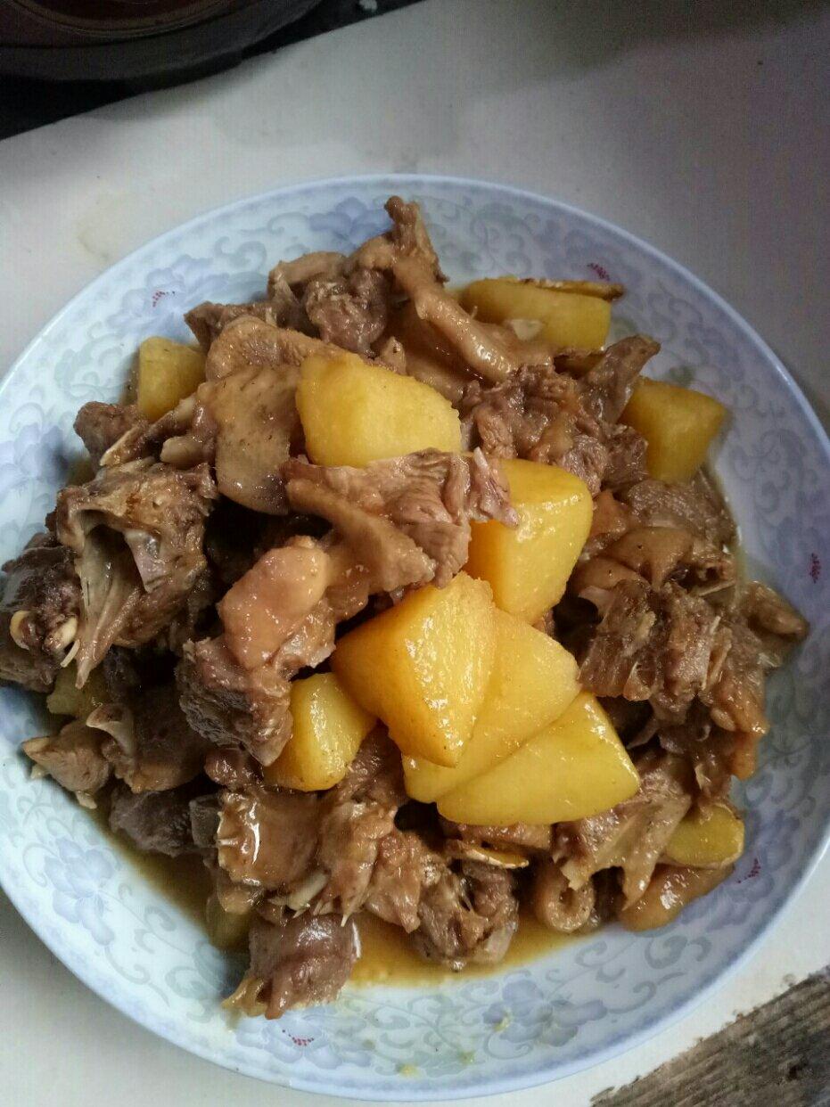 土豆焖鸭