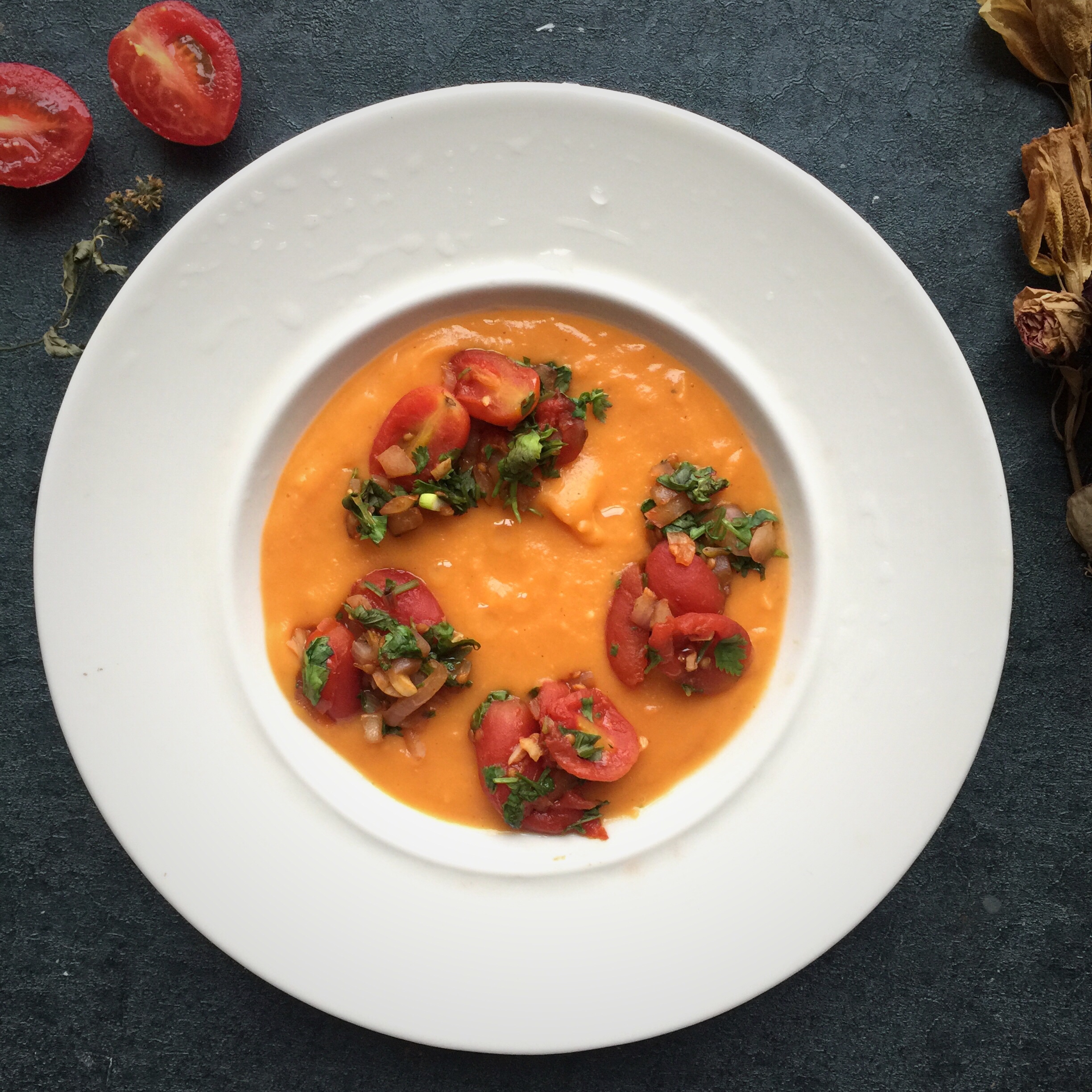 红薯汤配辣椒番茄的做法