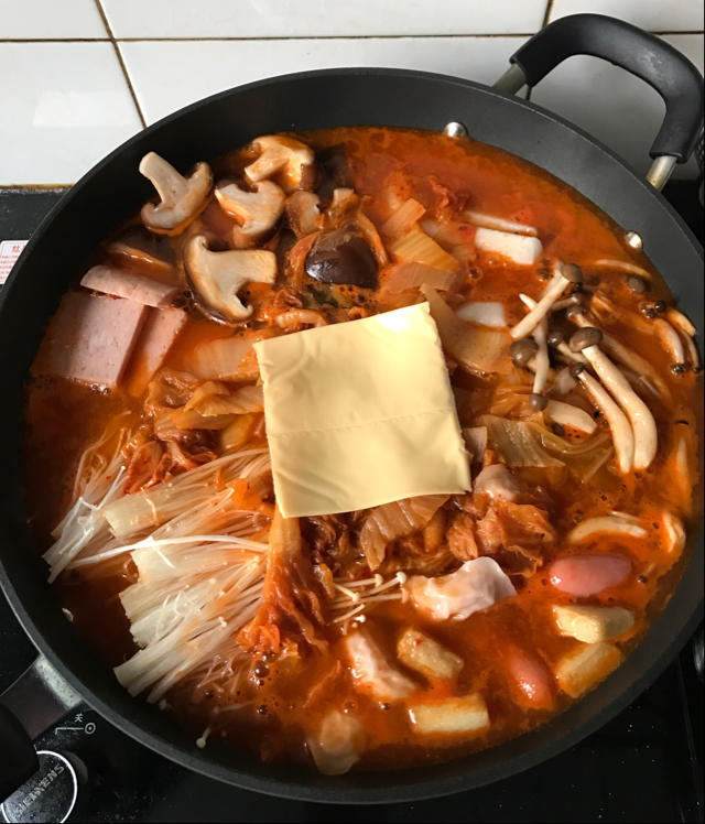 【芝士年糕火锅】