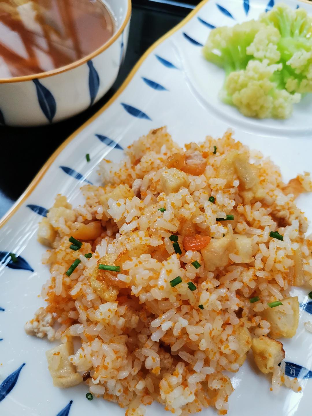 海胆鱼饼炒饭