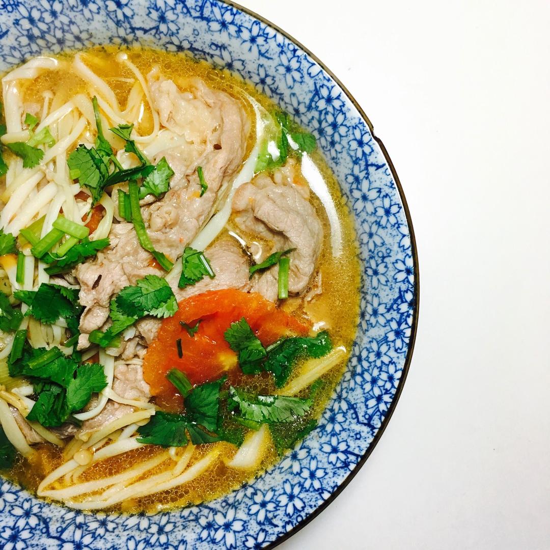 私家酸汤肥牛金针菇