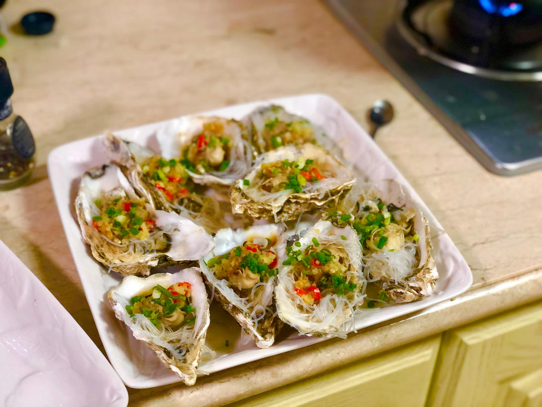 蒜蓉粉丝蒸生蚝