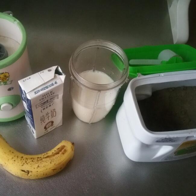 香蕉牛奶（五谷粉）～的做法 步骤1