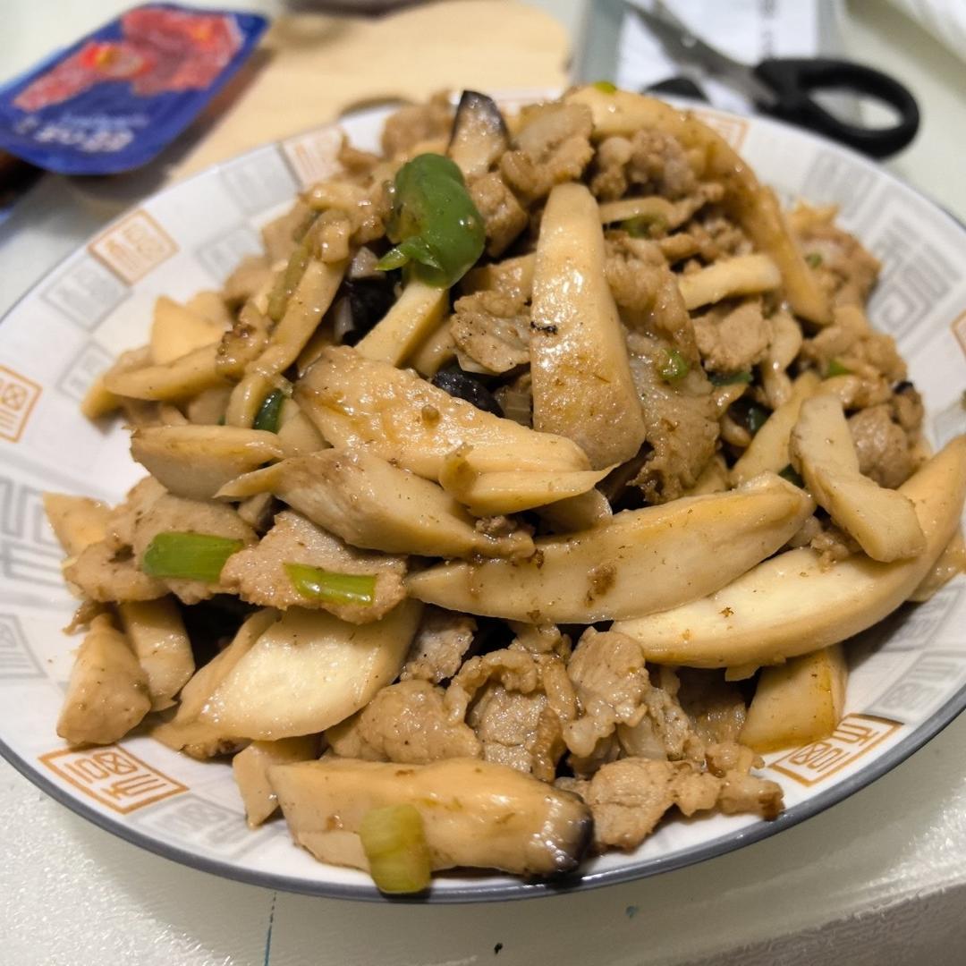 快炒，平菇炒肉，蘑菇炒出肉味道